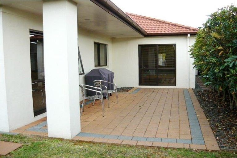 Photo of property in 27 Seneca Court, Golflands, Auckland, 2013