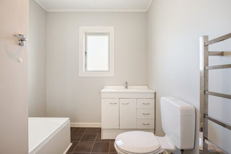 Photo of property in 255 Te Atatu Road, Te Atatu South, Auckland, 0610