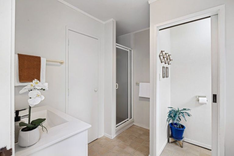 Photo of property in 10a Stillwater Crescent, Stillwater, Silverdale, 0993