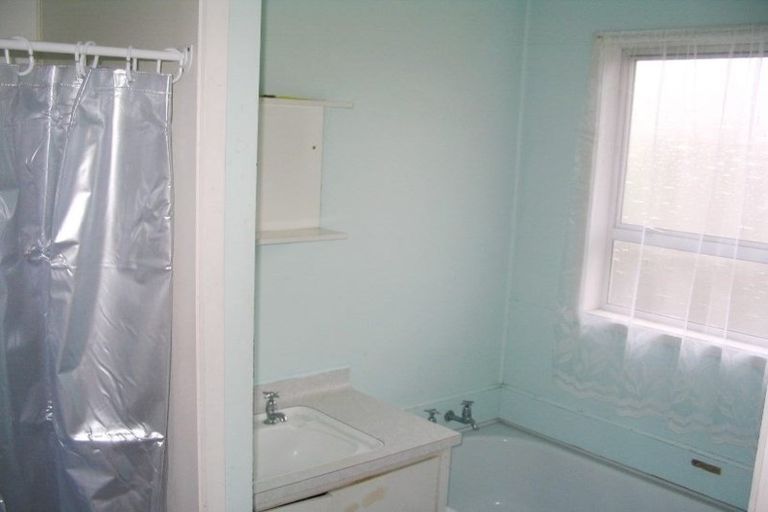 Photo of property in 2/8 Cornwall Road, Mangere, Auckland, 2022