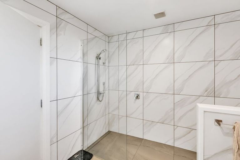 Photo of property in 16 Mitre Street, Gore, 9710
