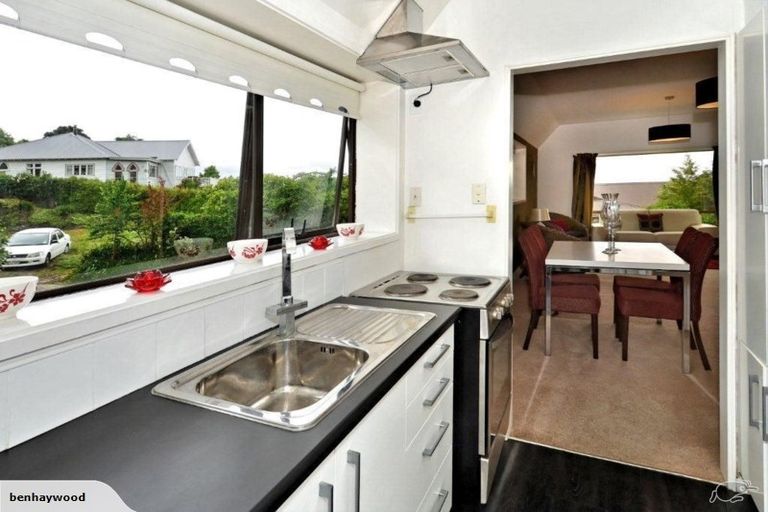 Photo of property in 2/125a Hackthorne Road, Cashmere, Christchurch, 8022