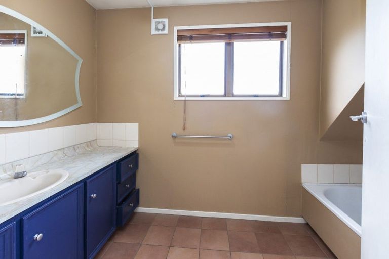 Photo of property in 82b Avonhead Road, Avonhead, Christchurch, 8042