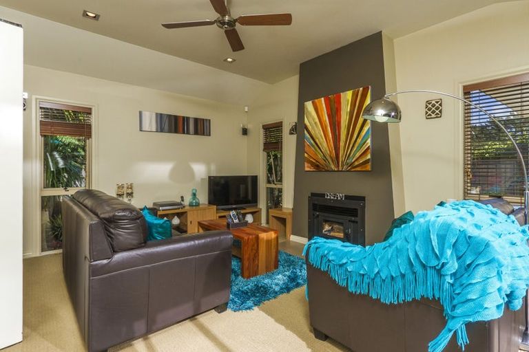 Photo of property in 58 English Oak Drive, Schnapper Rock, Auckland, 0632