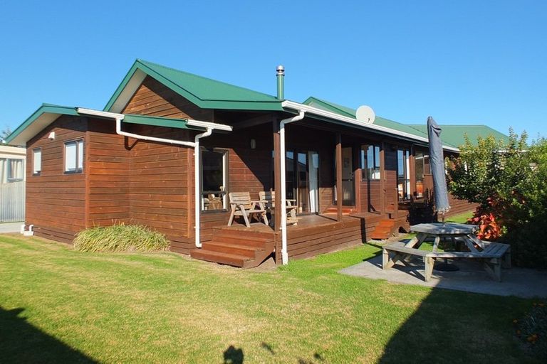 Photo of property in 30 Pratt Avenue, Foxton Beach, Foxton, 4815