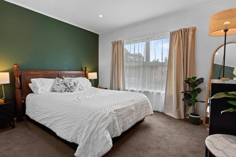 Photo of property in 3/3 Marsh Avenue, Forrest Hill, Auckland, 0620