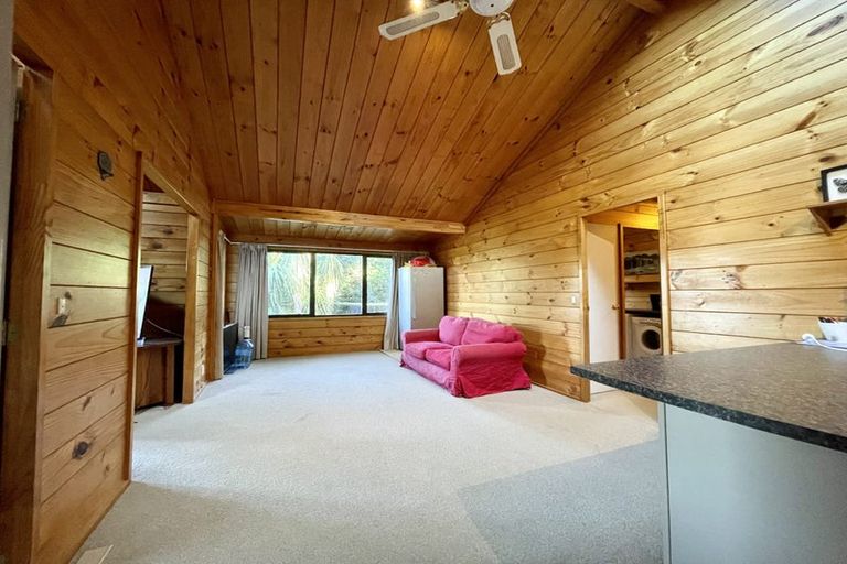 Photo of property in 25 Emlyn Place, Torbay, Auckland, 0630