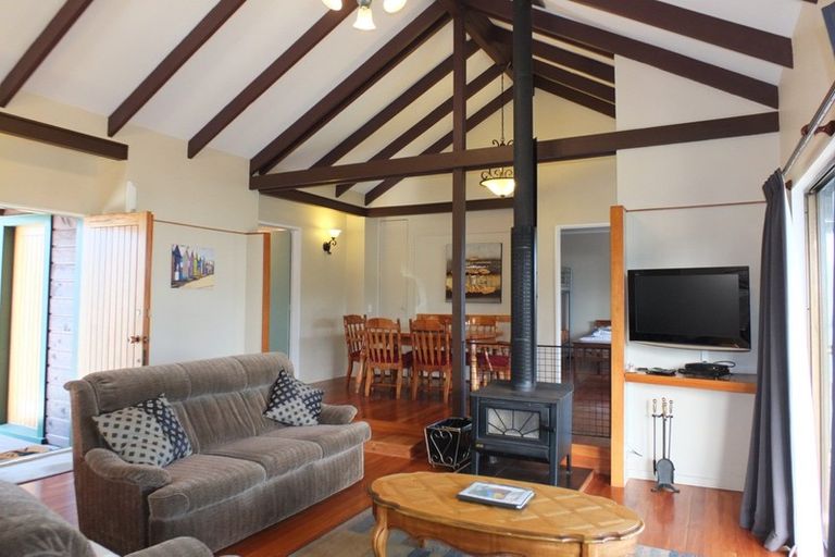 Photo of property in 30 Pratt Avenue, Foxton Beach, Foxton, 4815