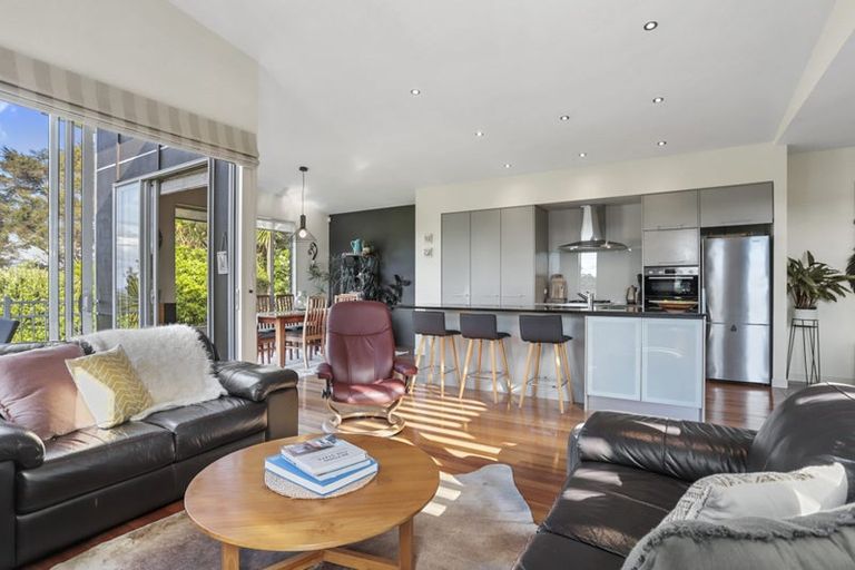 Photo of property in 9 Bendalls Lane, Oratia, Auckland, 0604