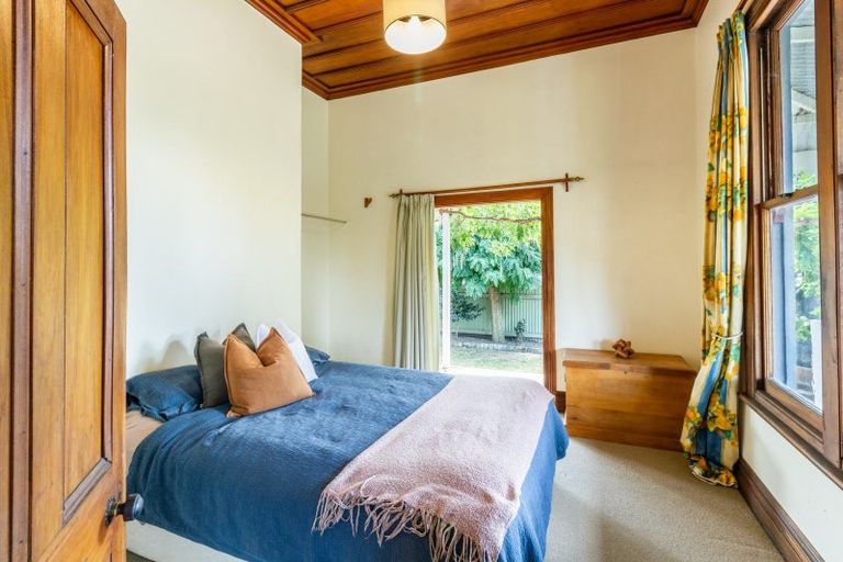 Photo of property in 205 Grove Road, Mayfair, Hastings, 4122