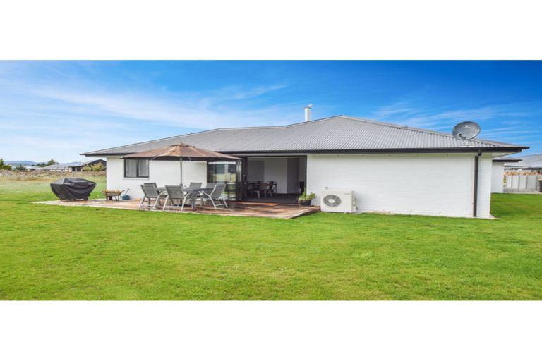 Photo of property in 32 Rhoboro Road, Twizel, 7901