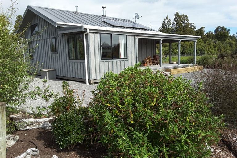 Photo of property in 11 Opuka Place, Haast, 7886