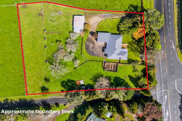 Photo of property in 352 Manutahi Road, Lepperton, New Plymouth, 4373