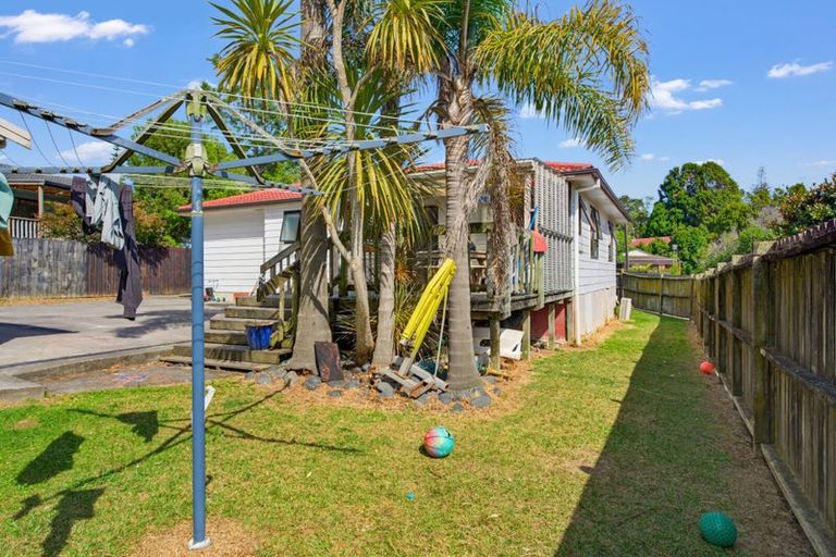 Photo of property in 9 Panzic Place, Glen Eden, Auckland, 0602
