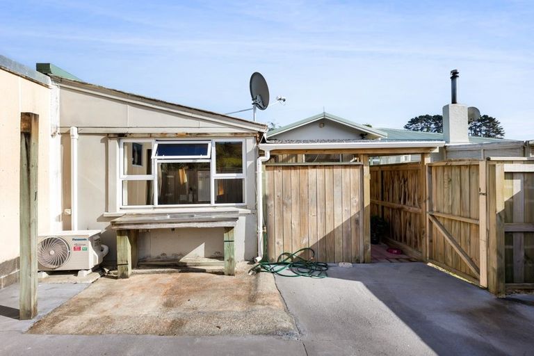 Photo of property in 42 Whakapaki Street, Urenui, 4375