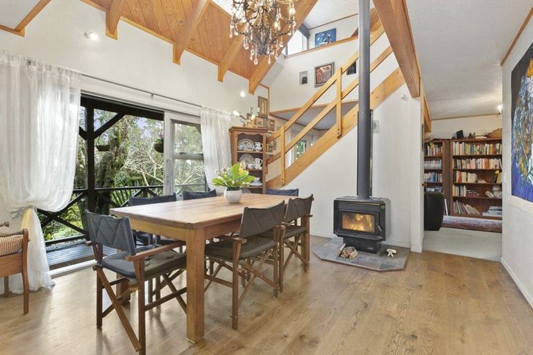 Photo of property in 13 Bush Road, Waiatarua, Auckland, 0604