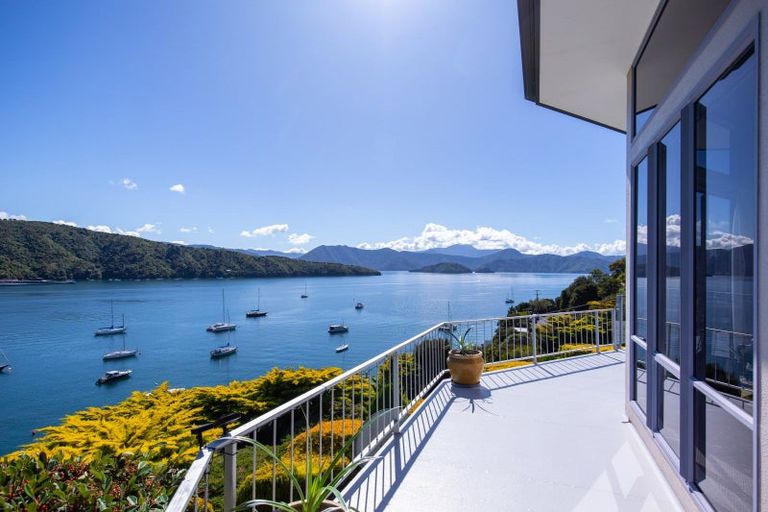 Photo of property in 8 Marina View, Waikawa, Picton, 7281