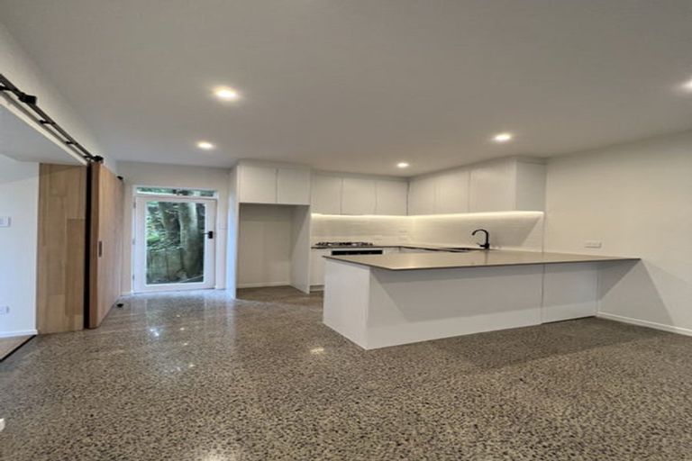 Photo of property in 25 Wirihana Road, Titirangi, Auckland, 0604