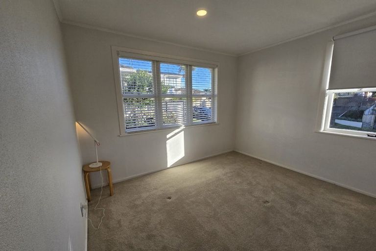 Photo of property in 19 Sheridan Drive, New Lynn, Auckland, 0600