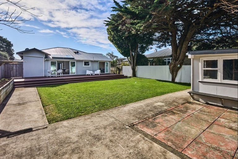 Photo of property in 7 Fairfield Avenue, Fairfield, Lower Hutt, 5011
