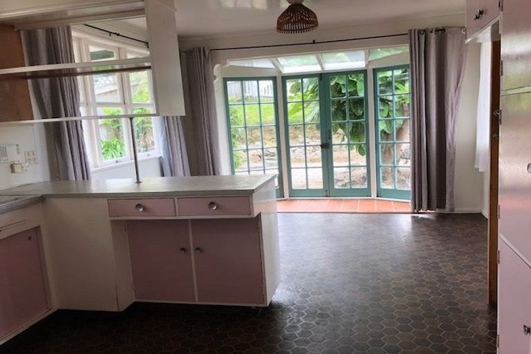 Photo of property in 4 Bevyn Street, Castor Bay, Auckland, 0620