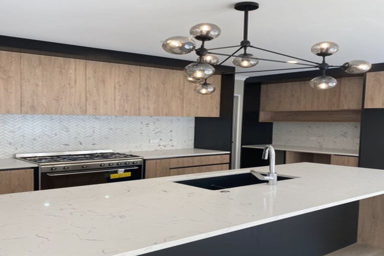 Photo of property in 30 Godfrey Drive, Orewa, 0931