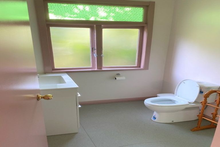 Photo of property in 30 Beach Road, Onerahi, Whangarei, 0110