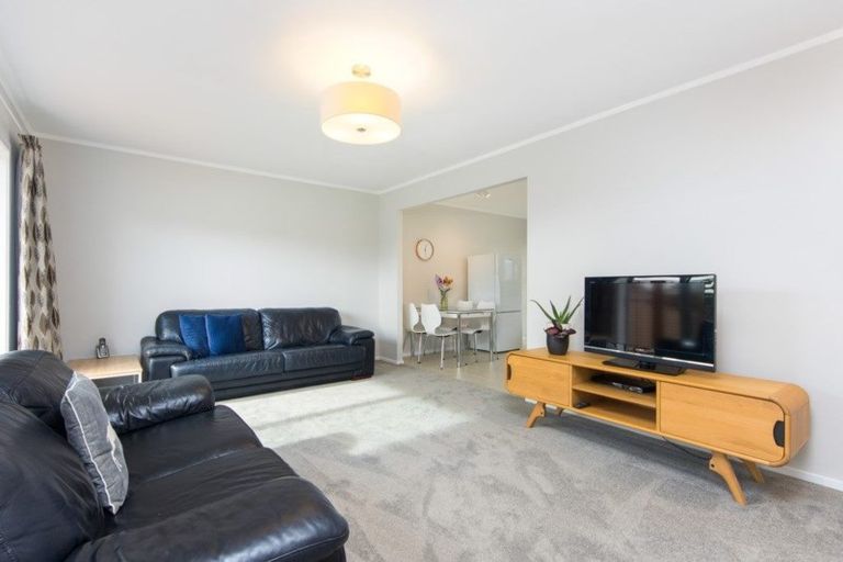 Photo of property in 1/558 Swanson Road, Ranui, Auckland, 0612