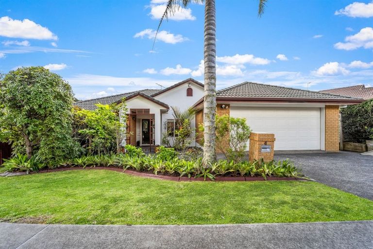 Photo of property in 4 Phoebe Meikle Place, Torbay, Auckland, 0630
