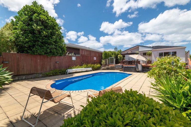 Photo of property in 7 Charmaine Road, Torbay, Auckland, 0630