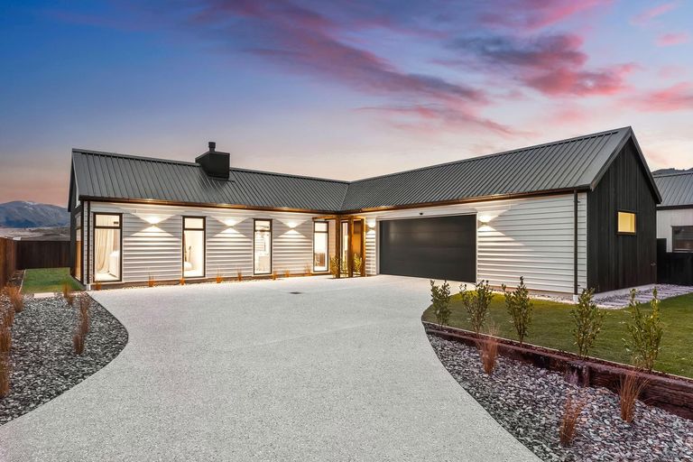 Photo of property in 39 Atkins Road, Luggate, Wanaka, 9382