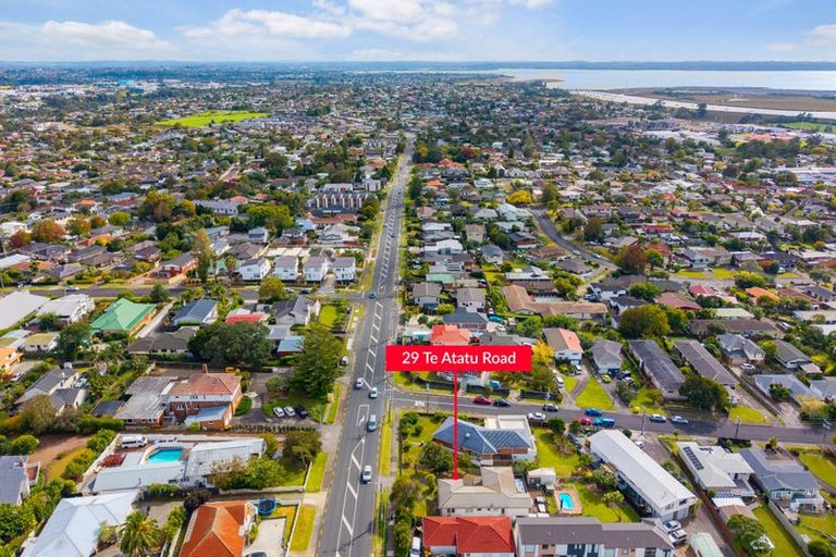 Photo of property in 29 Te Atatu Road, Te Atatu South, Auckland, 0610