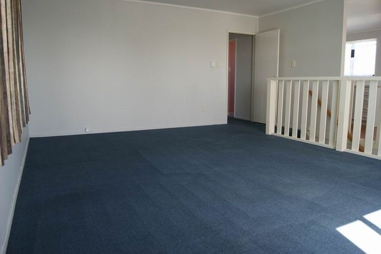 Photo of property in 77 Maplesden Drive, Clendon Park, Auckland, 2103