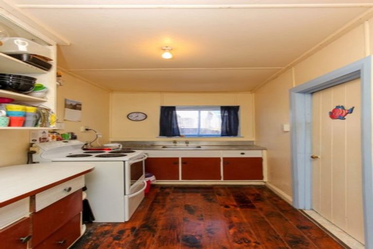 Photo of property in 63 Queen Street, Waitara, 4320