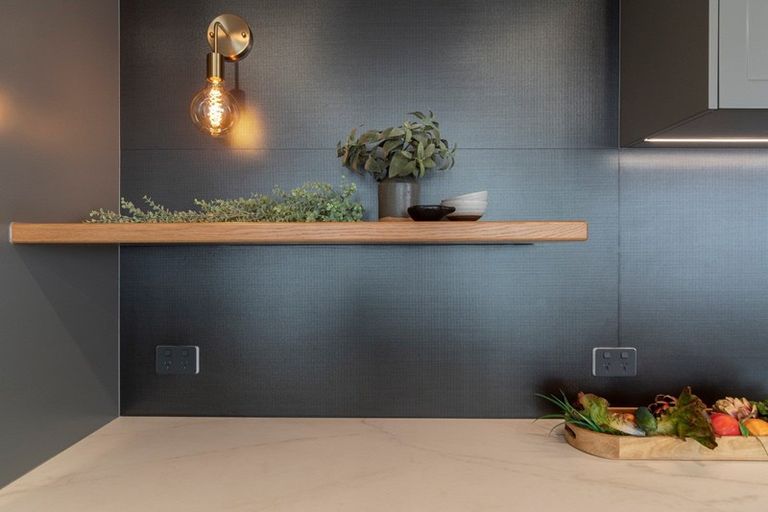 Photo of property in 337 Devonport Road, Tauranga, 3110