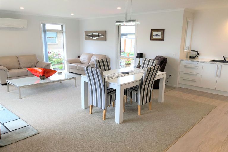 Photo of property in 51 Silver Springs Boulevard, Mosgiel, 9024