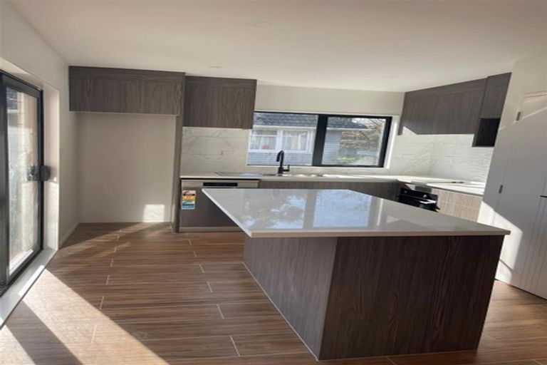 Photo of property in 2 Greenhaven Avenue, Papakura, 2113