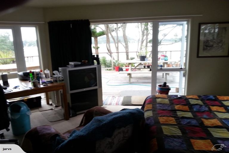 Photo of property in 23 Ferry Parade, Herald Island, Auckland, 0618