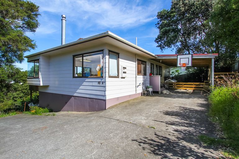 Photo of property in 92 Lincoln Park Avenue, Massey, Auckland, 0614