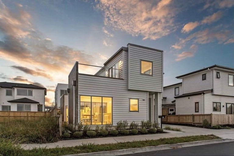 Photo of property in 52 Lockheed Street, Hobsonville, Auckland, 0618