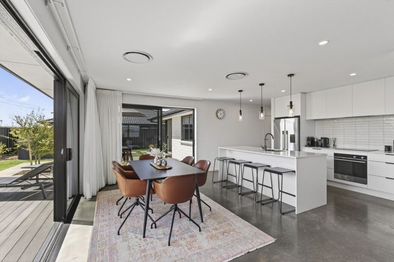 Photo of property in 247 Huatoki Street, Upper Vogeltown, New Plymouth, 4310