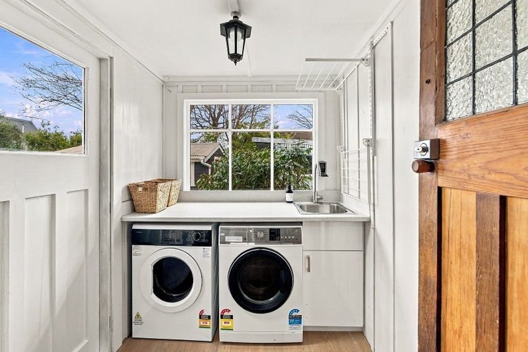 Photo of property in 30 Blighs Road, Strowan, Christchurch, 8052