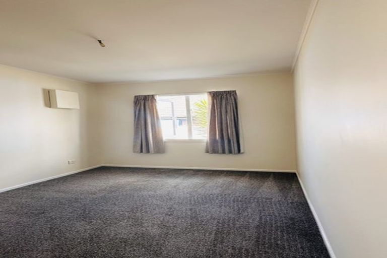 Photo of property in 2/2 Kelvin Road, Papakura, 2110