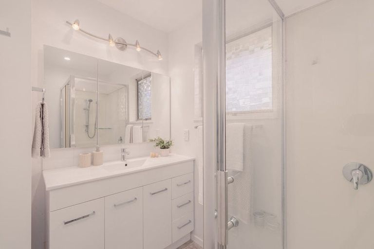 Photo of property in 96a Springs Road, Hornby, Christchurch, 8042