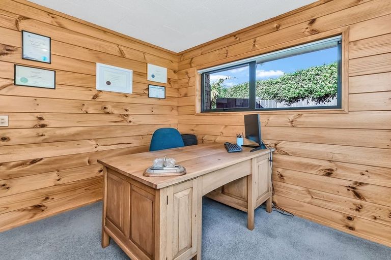 Photo of property in 9 De Renzie Place, Kirwee, Darfield, 7571