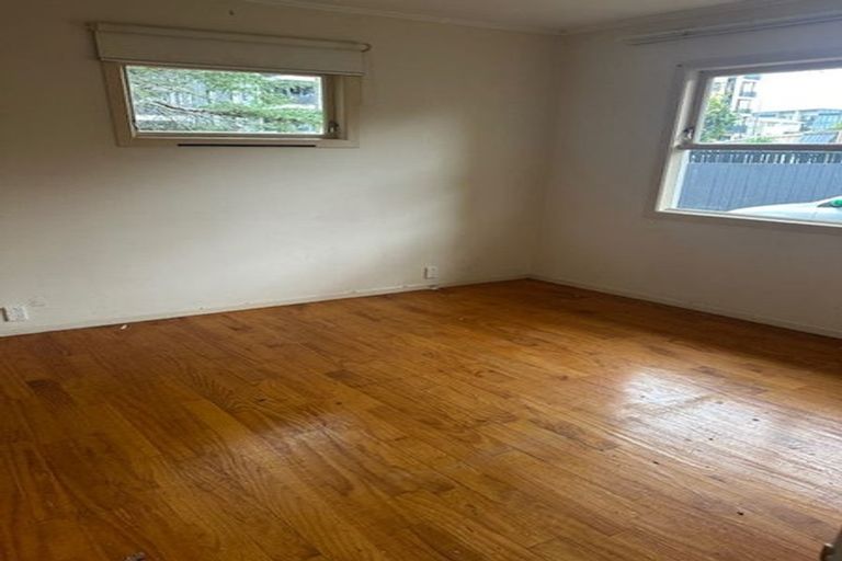 Photo of property in 188 Lake Road, Northcote, Auckland, 0627