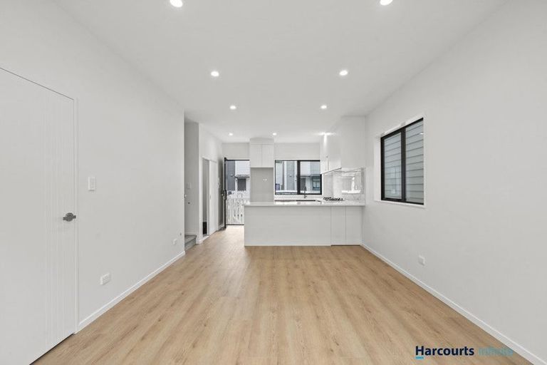 Photo of property in 32 Whare Kauri Road, Papakura, 2110