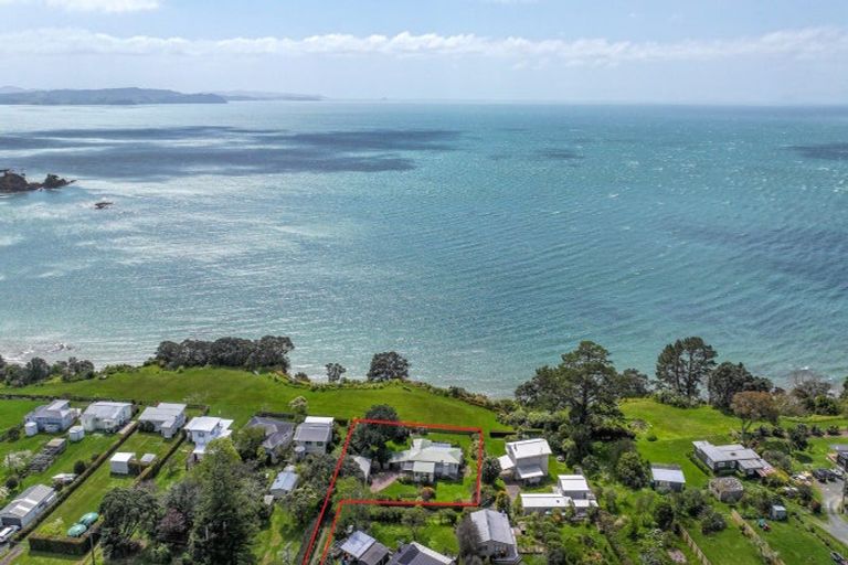Photo of property in 107 Howard Road, Orere Point, Papakura, 2585