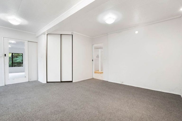 Photo of property in 13 Reynolds Place, Torbay, Auckland, 0630