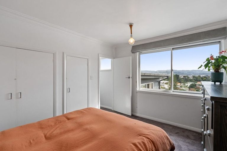 Photo of property in 11 Cavendish Square, Strathmore Park, Wellington, 6022